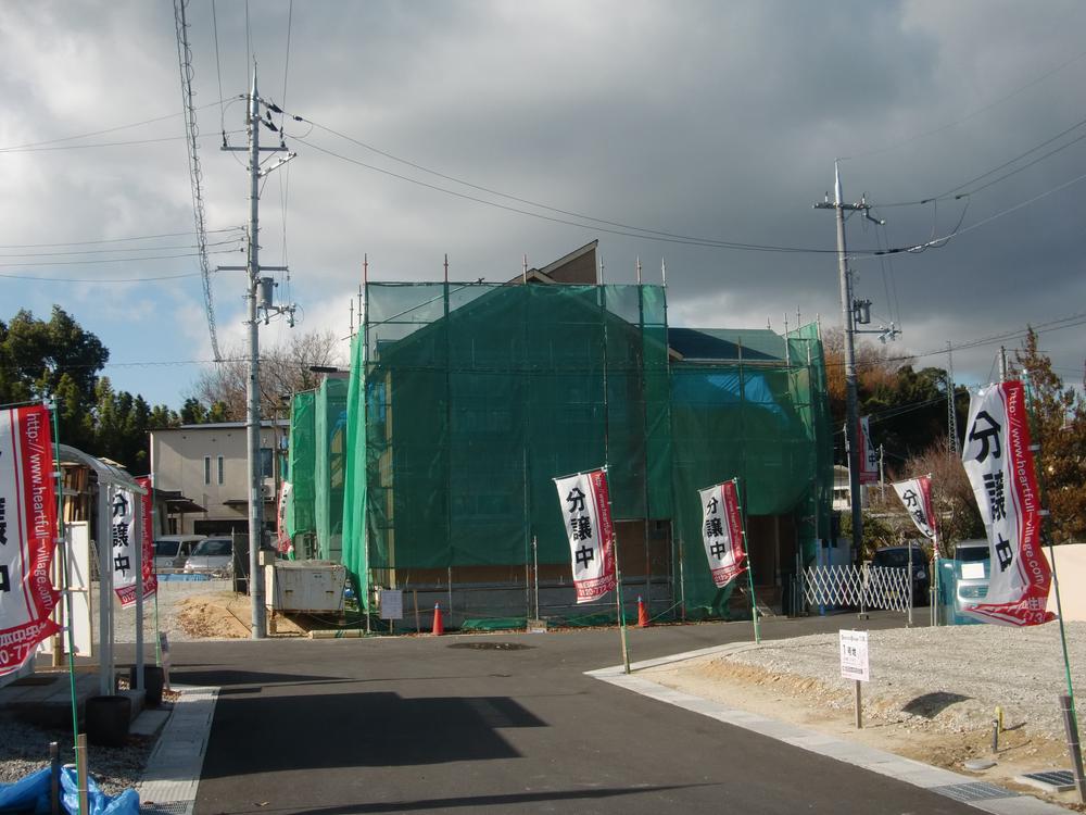 Local appearance photo. Local (12 May 2013) Shooting