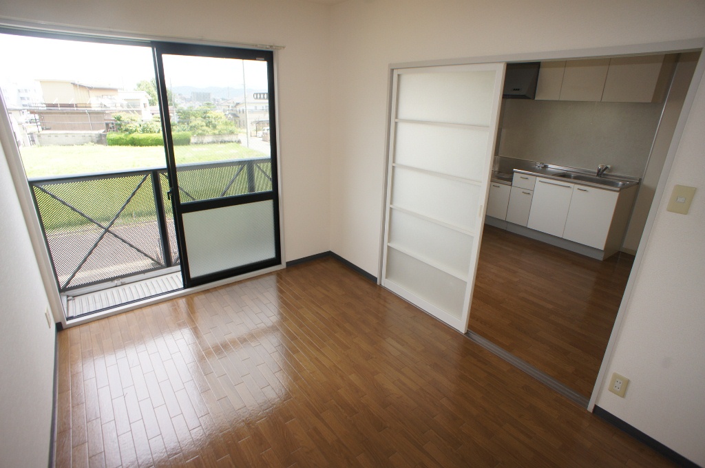 Other room space. South-facing bright rooms!