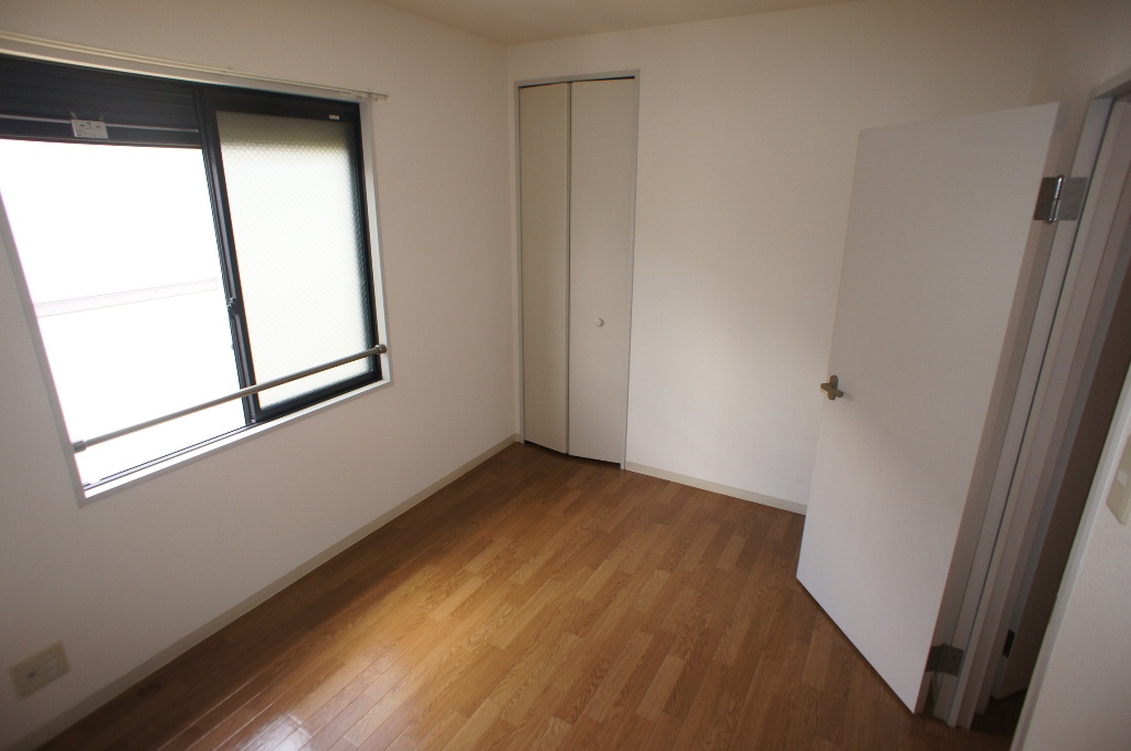 Other room space. Western-style is also beautiful!