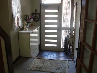 Entrance. Local (September 2013) Shooting