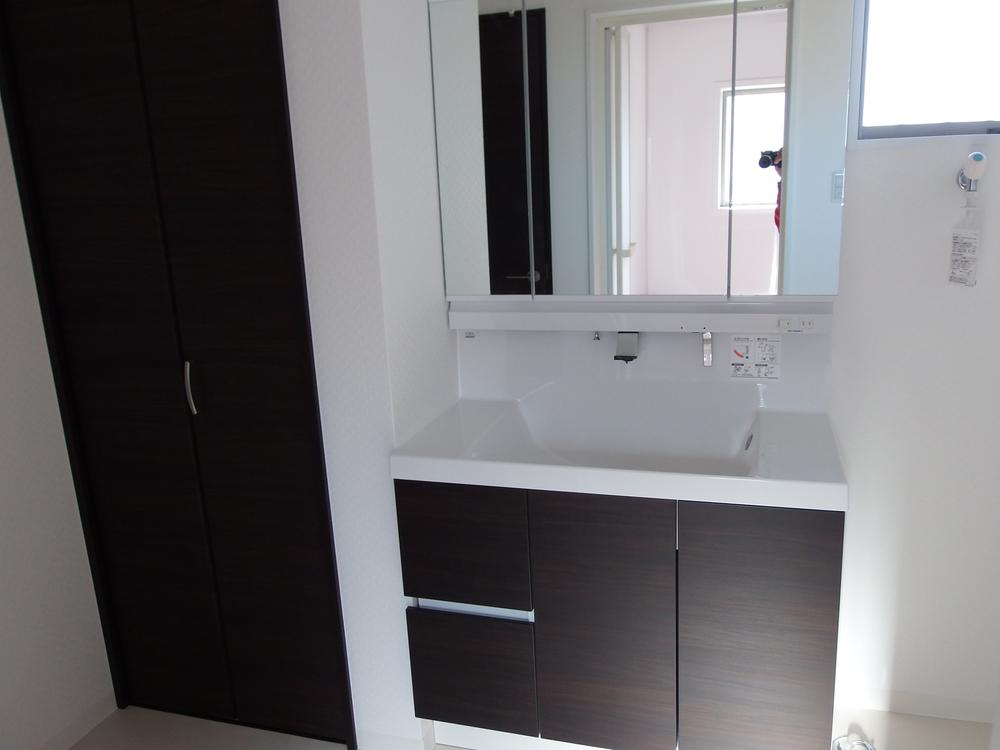 Other introspection. Indoor (2013 December) shooting