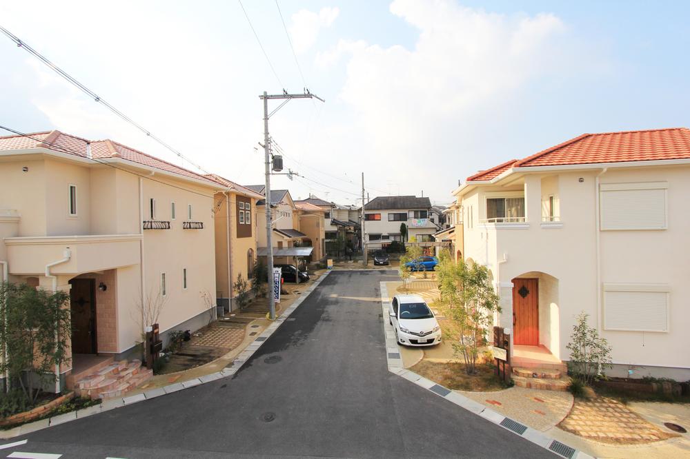 Local photos, including front road. Osaka skyline (December 2013) Shooting