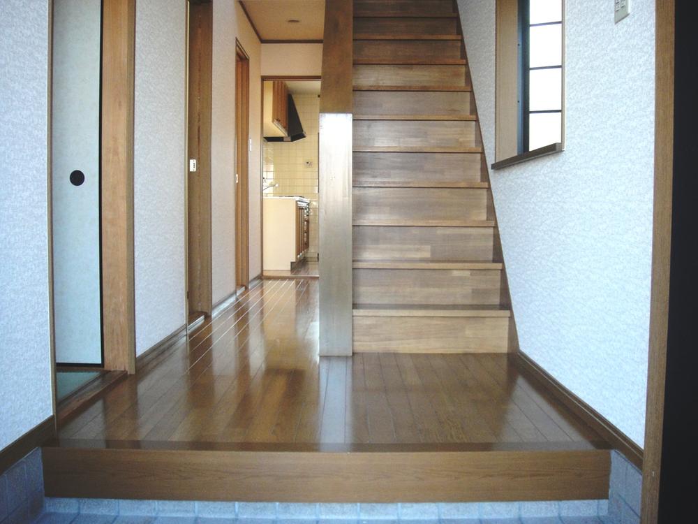 Entrance. Local (12 May 2013) Shooting