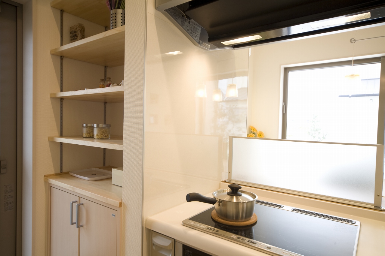 Same specifications photos (Other introspection). Built-in pantry is next to the full open kitchen. Perfect for the location of the tableware and preserved food. Because not be seen from the living room and dining, Okay steep visitor. IH so mom also cleaning Ease (same specifications)