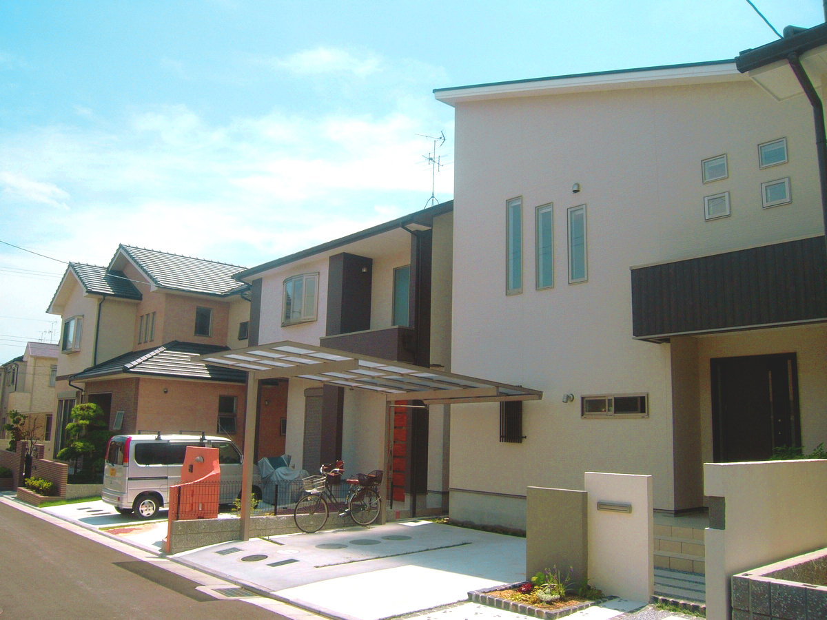 Local appearance photo. Because the residents-only road that can not be passed through, Environment can play in peace in the neighborhood of children between. "Two-up" good location from the station of the 4-minute walk Sale already the city average