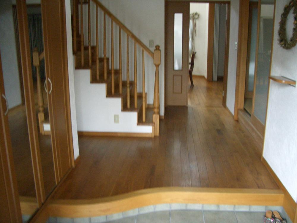 Entrance. Local (11 May 2013) Shooting