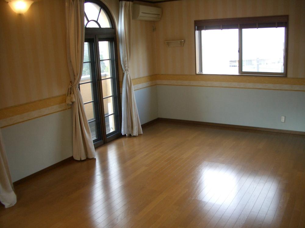 Non-living room. Indoor (11 May 2013) Shooting