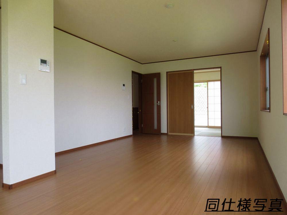 Same specifications photos (living). ■ Do not worry about condensation in pairs glass use ■