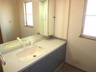 Wash basin, toilet. Indoor (11 May 2013) Shooting