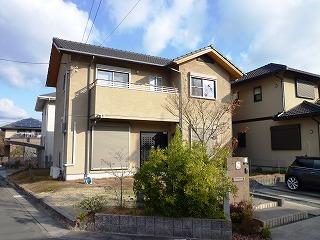 Local appearance photo. Local (12 May 2013) shooting southwest corner lot!