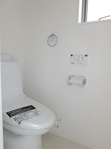 Toilet. Indoor (September 2013) Shooting