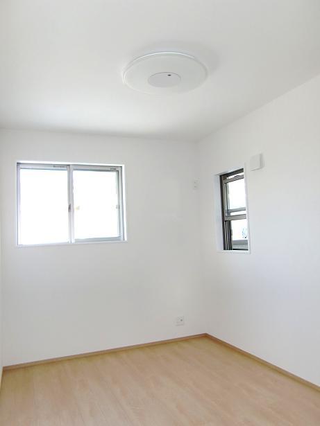 Non-living room. Indoor (September 2013) Shooting