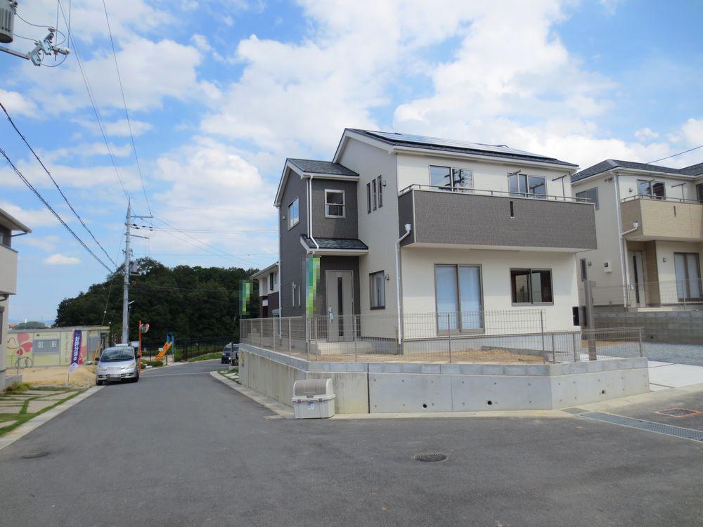 Local photos, including front road.  ■ There front road spacious 6m, Car out is smooth ■ 