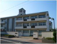 Junior high school. Kashibakita the 961m around until junior high school there are many cram. 