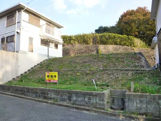 Local land photo. It is a photograph of the local.