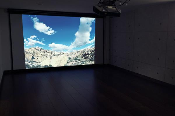 Model house photo. Model house in the "smart house Futagami Station archetypes Town".  During your introduction to the second floor of how to use.  Theater room version. 