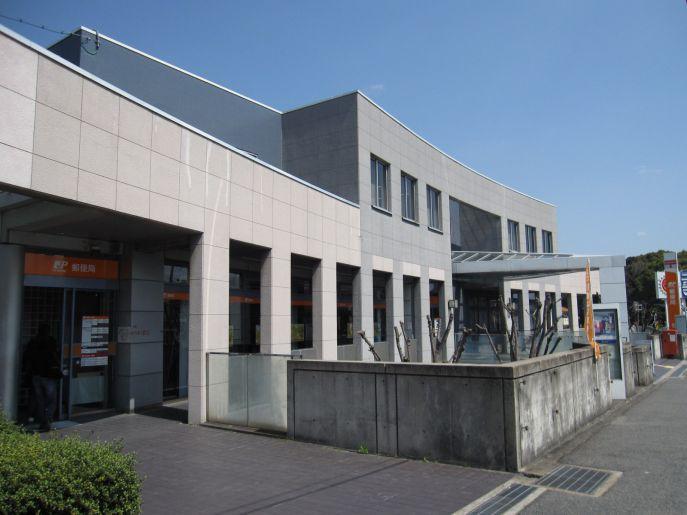 post office. Kashiba 1060m walk about 14 minutes to the post office bureau. Bureau is what good surprisingly convenient to be in the near.  