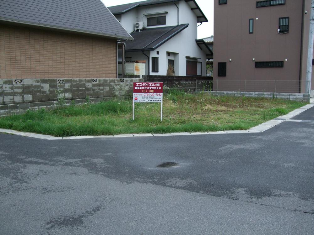 Local photos, including front road. Local (April 2013) Shooting