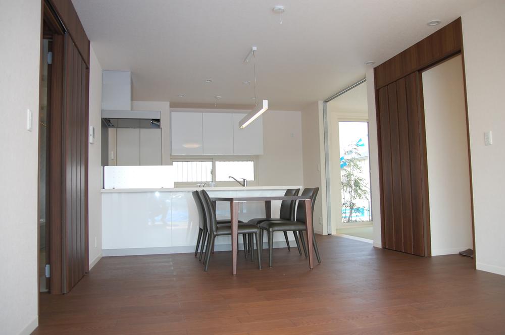 Model house photo. Stage II model house LDK