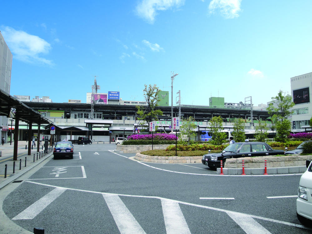 station. Kintetsu 1000m until the "Yamato Yagi" station