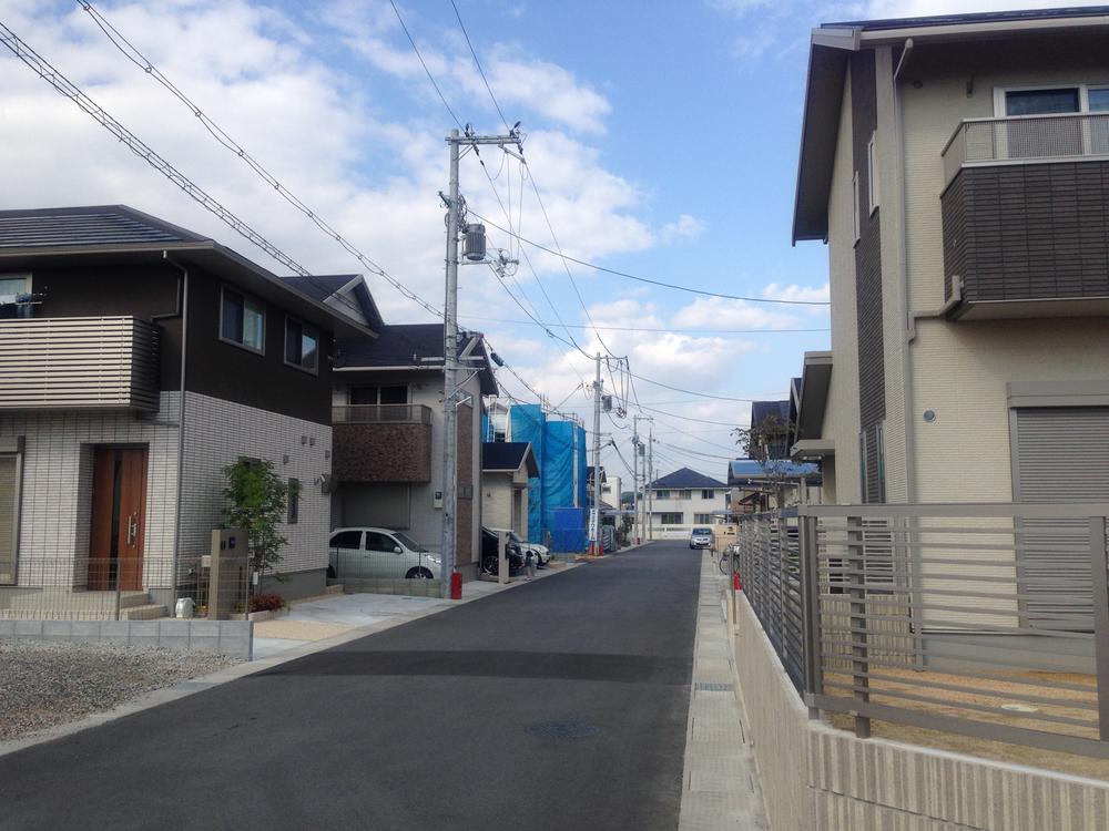 Local photos, including front road. Stage II Local Photos