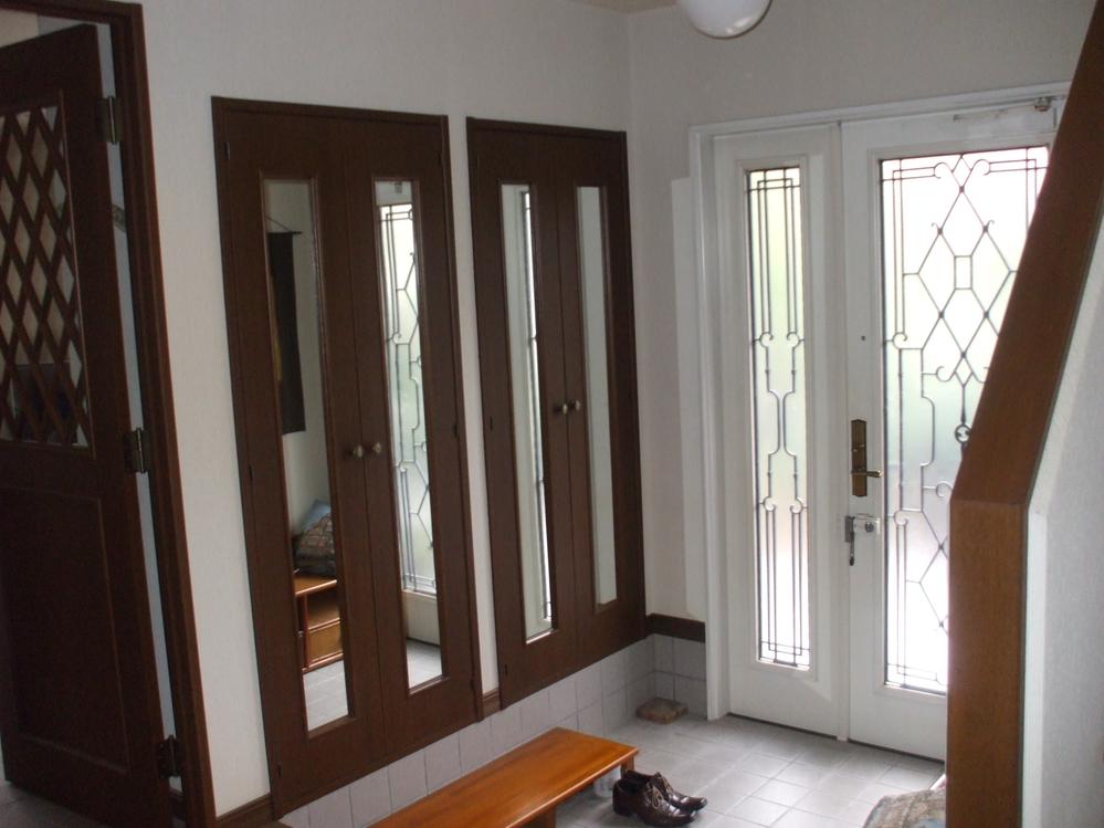 Entrance. Local (10 May 2013) Shooting