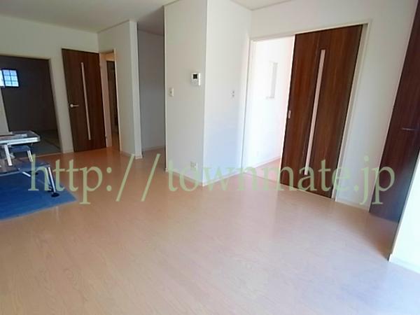 Same specifications photos (living). A bright room living