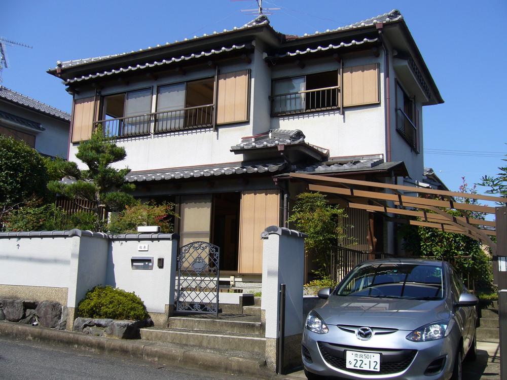 Local appearance photo. Local (10 May 2013) Shooting