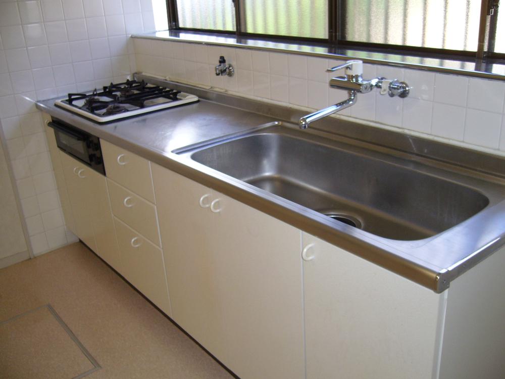 Kitchen. Indoor (10 May 2013) Shooting