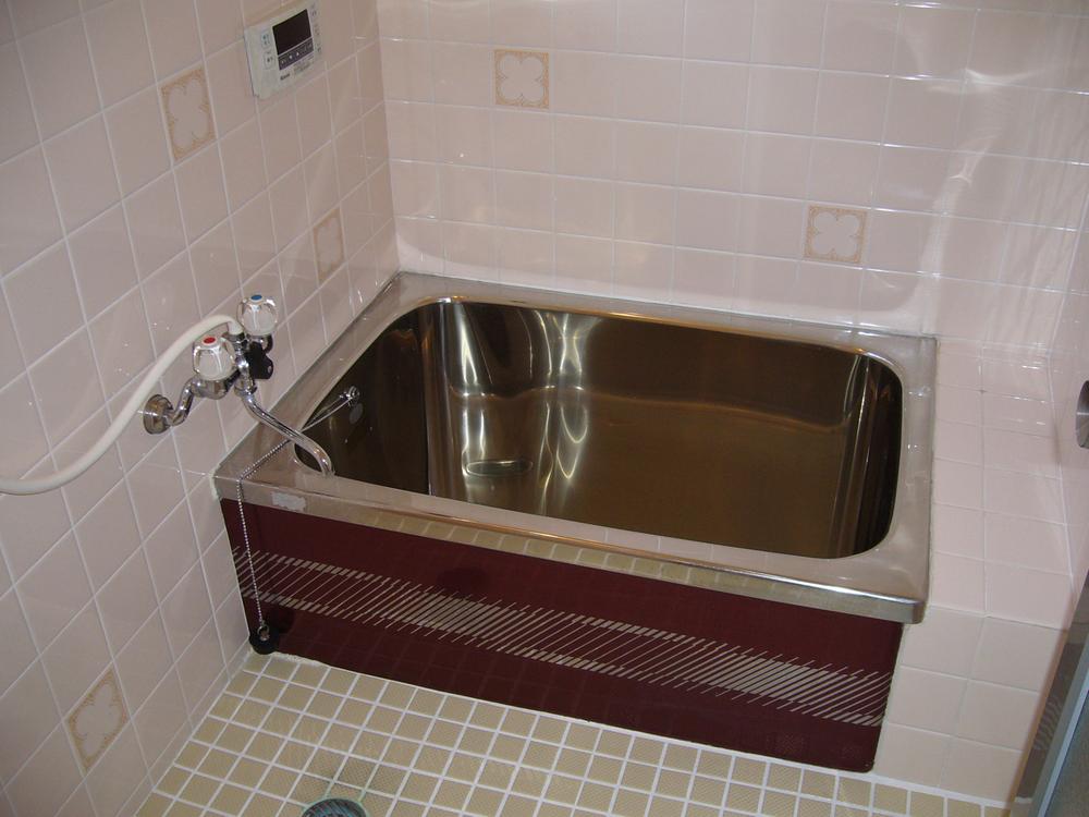 Bathroom. Indoor (10 May 2013) Shooting