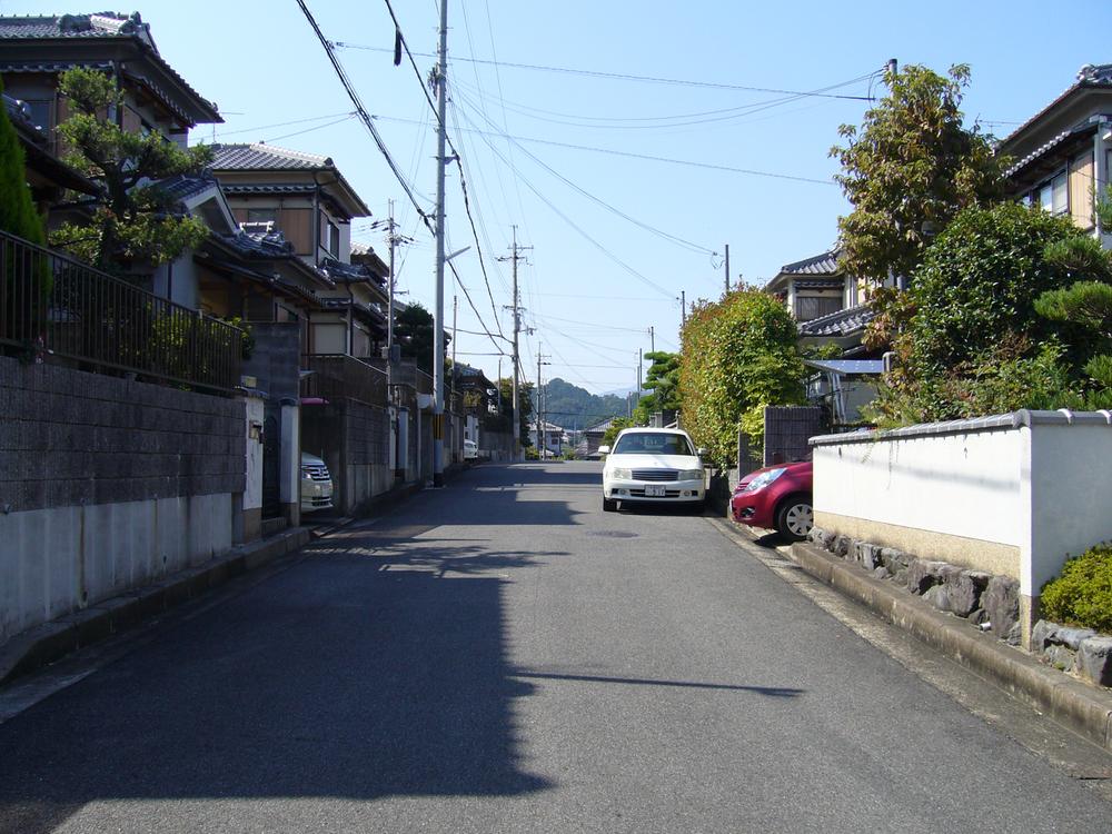 Local photos, including front road. Local (10 May 2013) Shooting