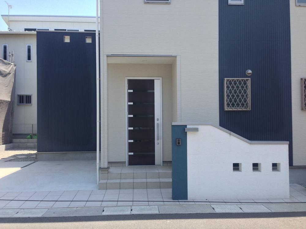 Model house photo. Model house Entrance