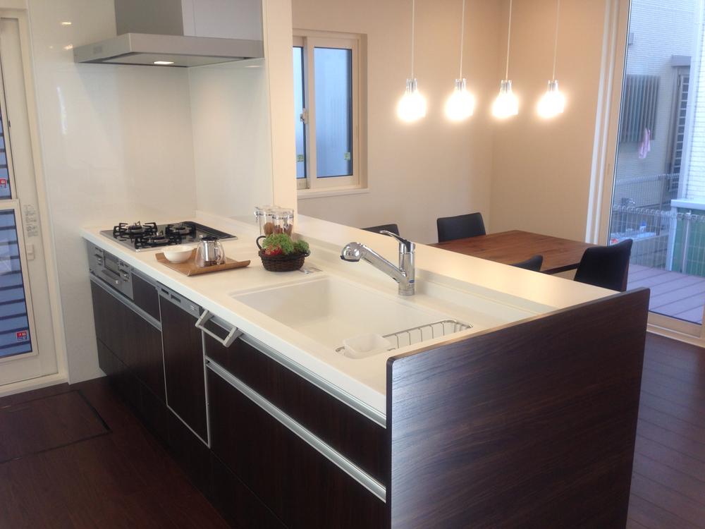 Kitchen. System kitchen water purifier with faucets and dishwasher, of course, Counter integrated artificial marble sink produce a sense of luxury