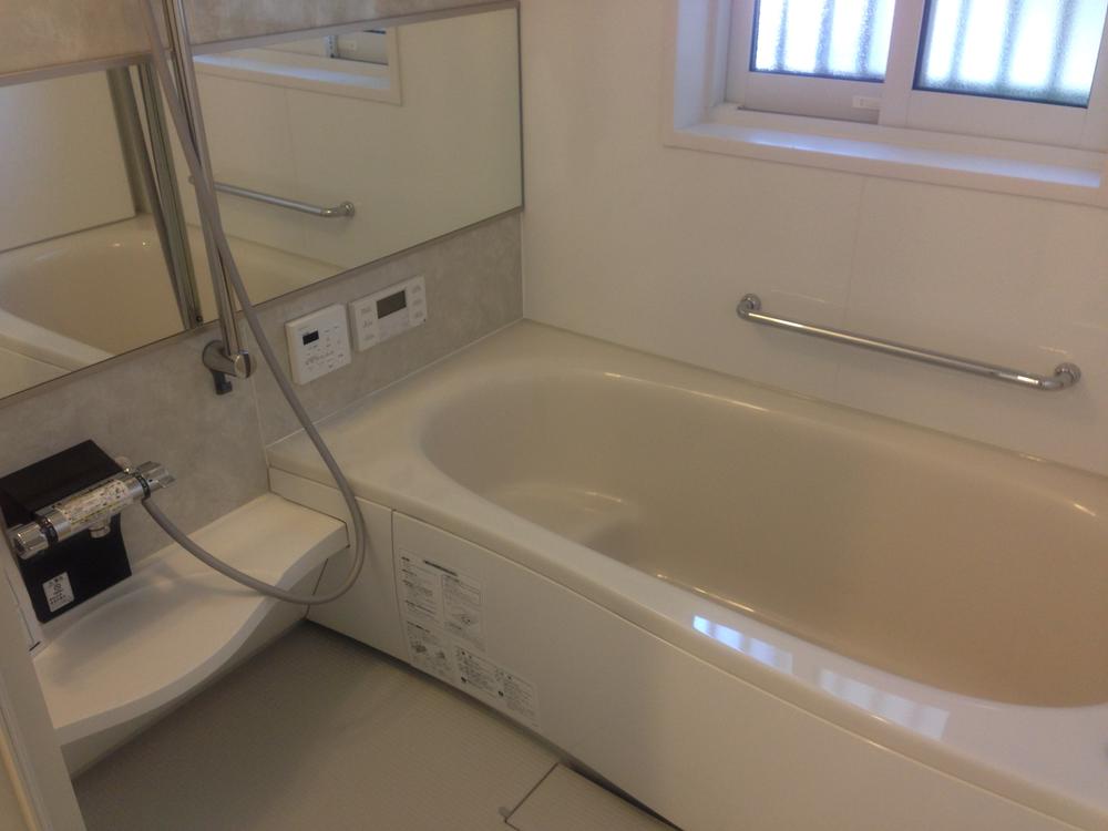 Bathroom. Equipped with a splash mist Kawakku to a clean bathroom