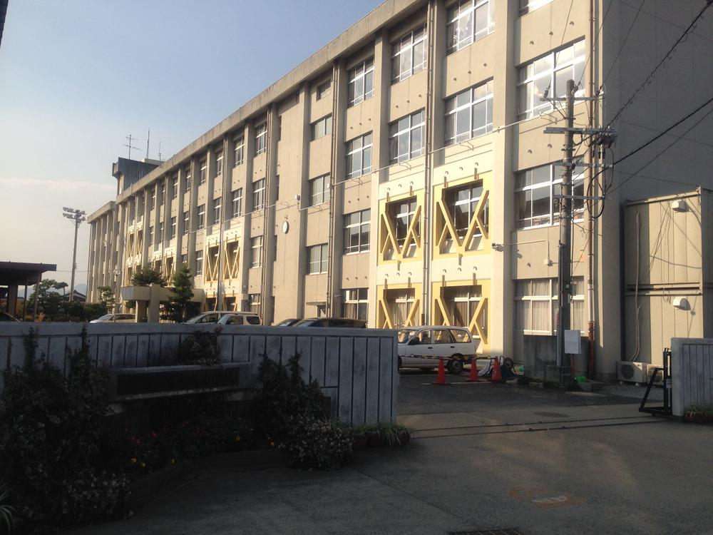 Junior high school. 1600m to municipal Taisei Junior High School