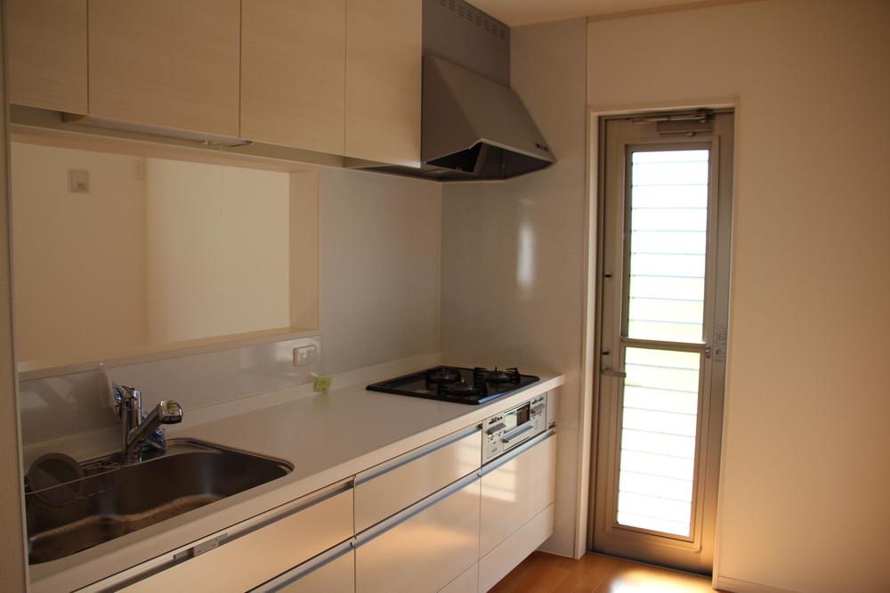 Kitchen. Indoor (10 May 2013) Shooting