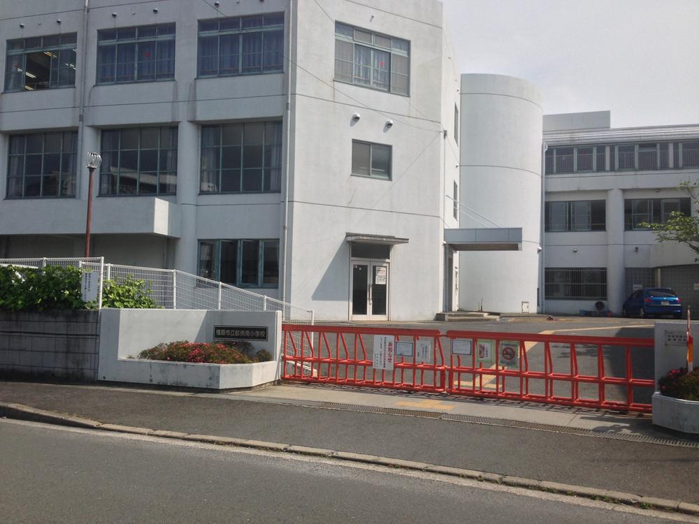 Primary school. Kashihara Municipal Unebi to South Elementary School 713m