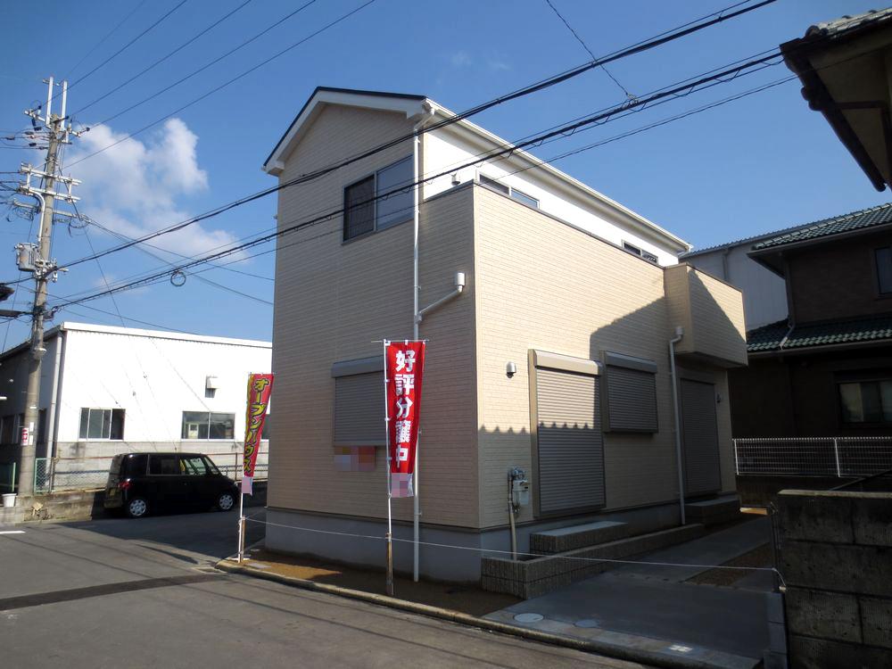 Local appearance photo.  ■ With solar power residential stain-resistant exterior wall siding specification! Exterior construction costs included!  ■ 