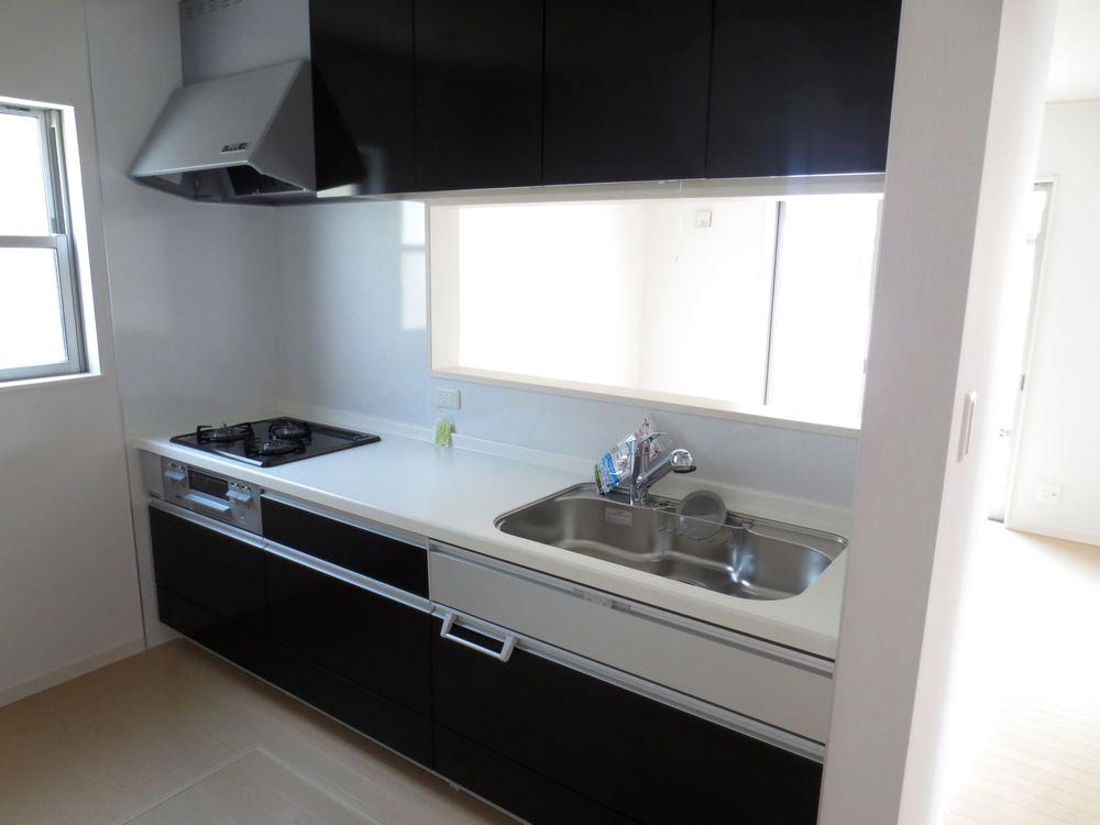 Kitchen.  ■ Quiet sink, System kitchen of artificial marble top plate is equipped with water purification function ■ 