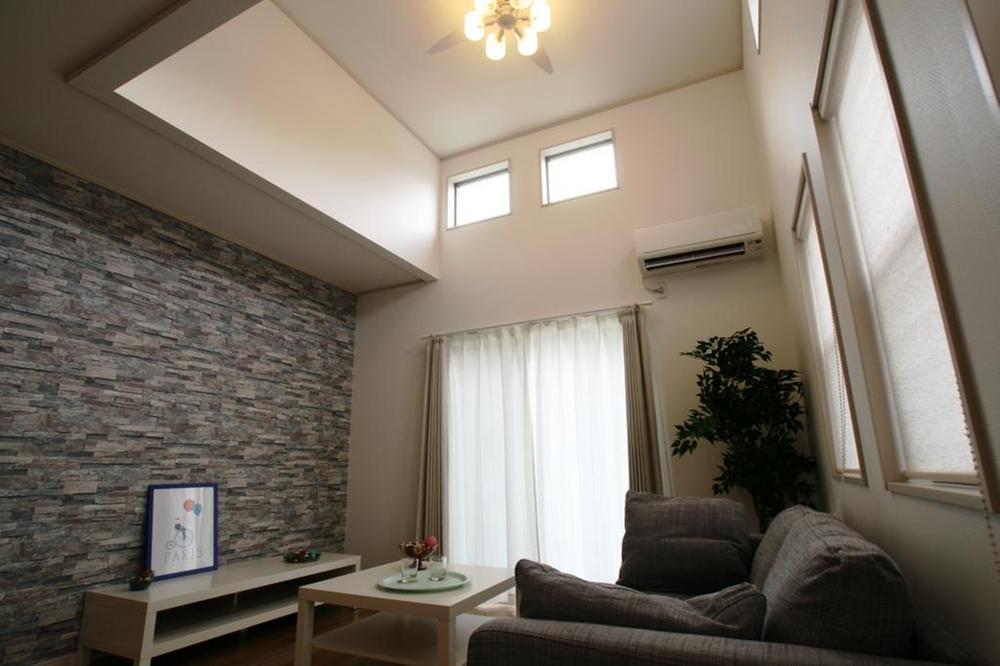 Same specifications photos (living). Same specifications