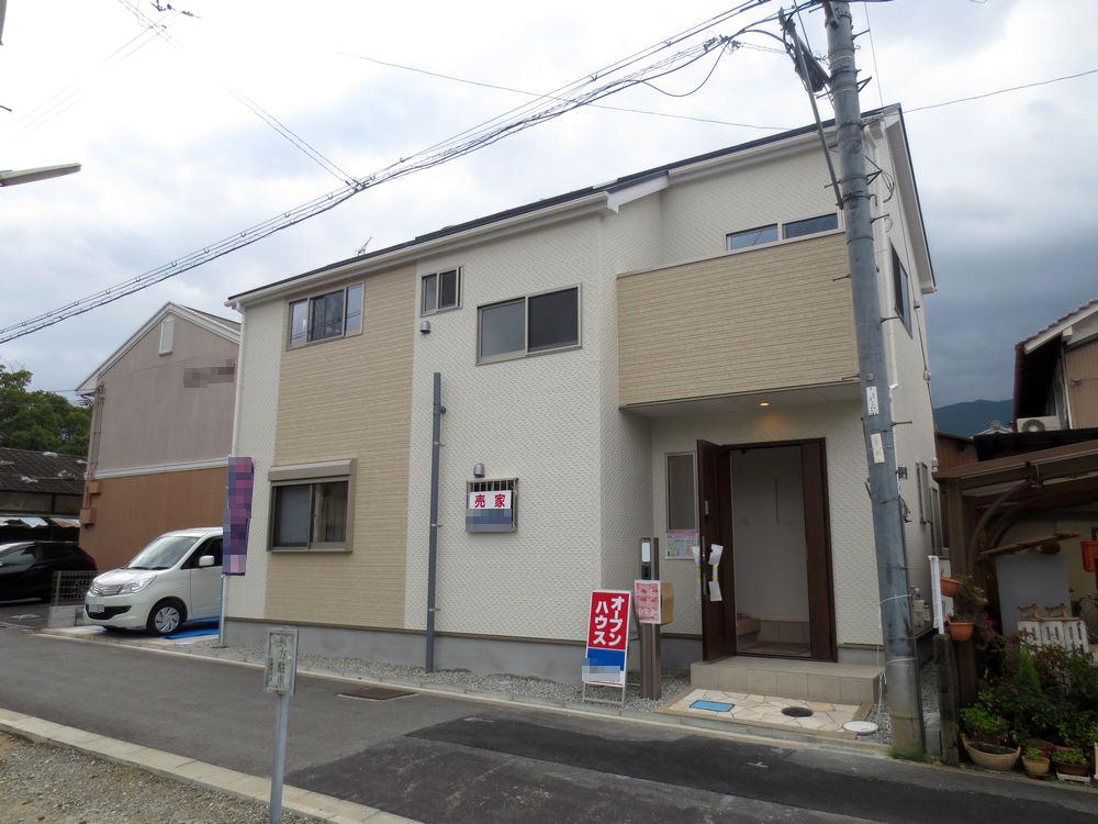 Local appearance photo.  ■ With solar power residential stain-resistant exterior wall siding specification! Exterior construction costs included!  ■ 