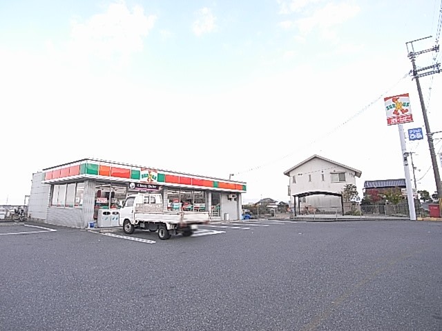 Convenience store. 686m until Sunkus Nijo store (convenience store)