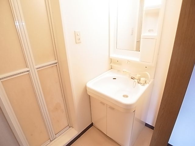 Washroom. Shampoo dresser also are equipped pat ☆