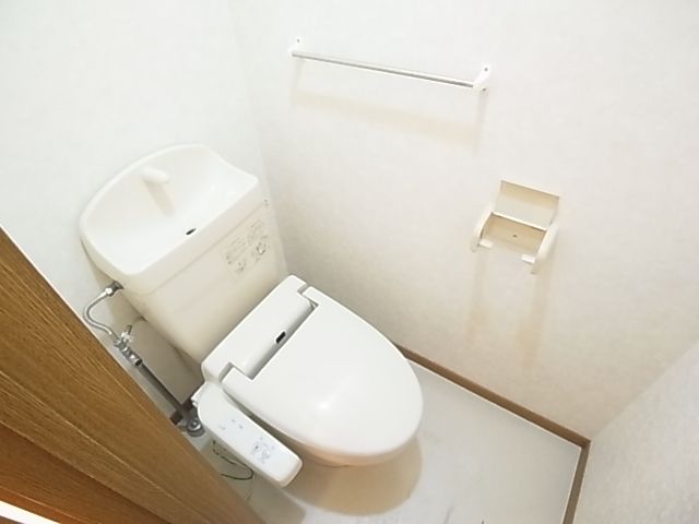 Toilet. It is also equipped pat Washlet.