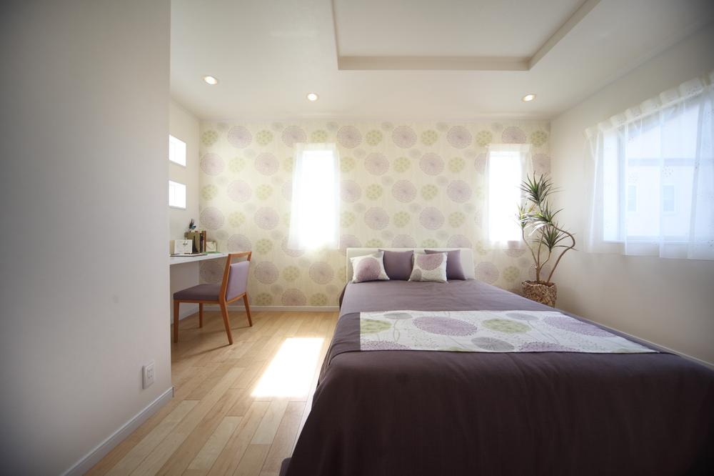 Non-living room. Wallpaper proposed master bedroom is calm. For comfortable sleep, It does not have a window is arranged in the head portion. 