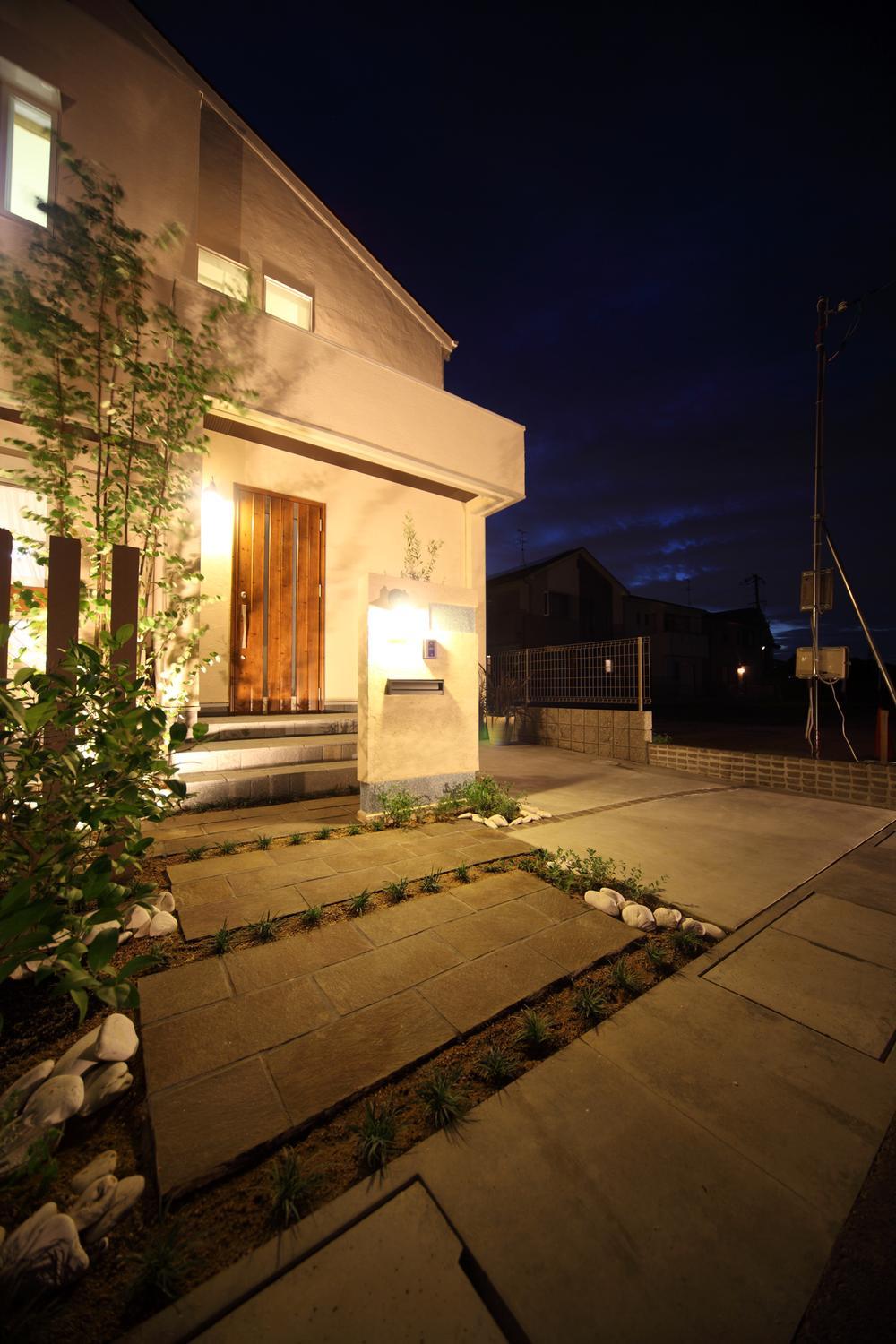 Local appearance photo. Model house was completed. Please come by all means to play! 