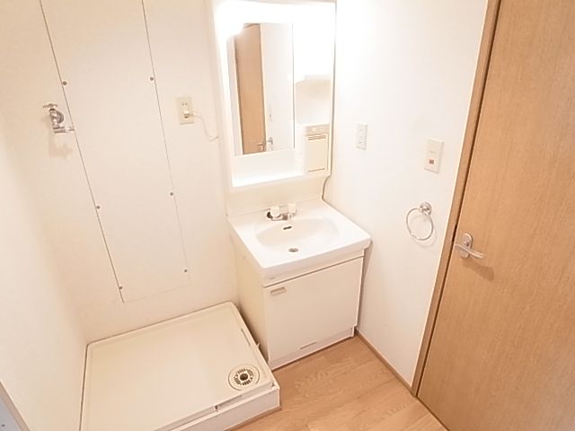 Washroom. Spacious is also dressing room ~ To