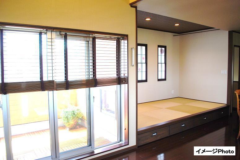 Floor plan. 21,400,000 yen, 4LDK, Land area 100 sq m , Building area 100 sq m Free Plan: Dining