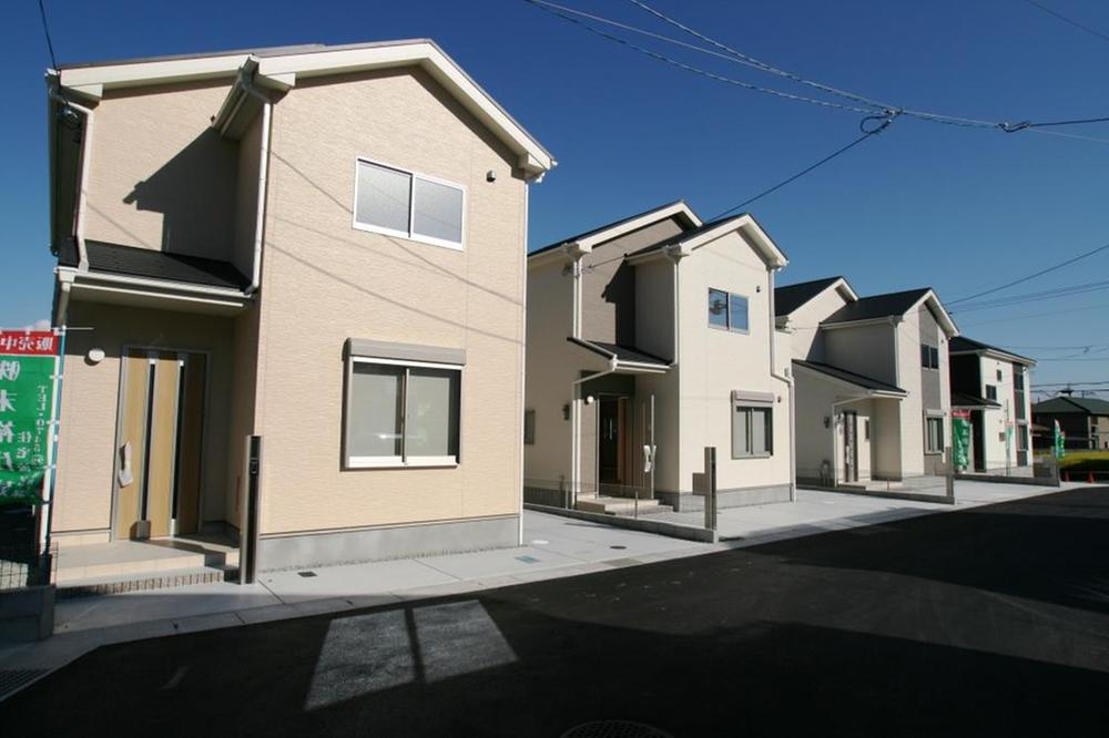 Local photos, including front road. Local (September 2013) Shooting