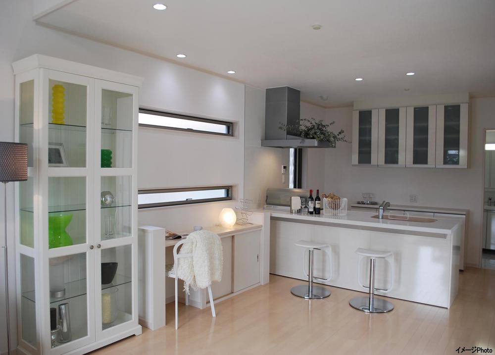 Living. Free Plan: Dining